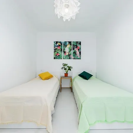 Panda House Апартаменты Торевьиа