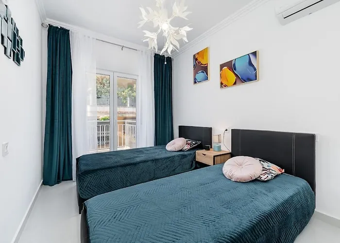 Panda House Apartment *