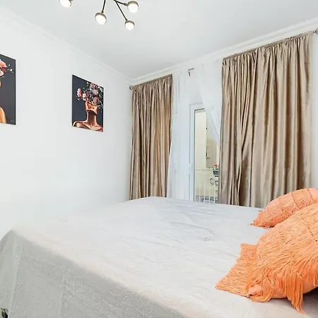 Panda House * Τορεβιέχα