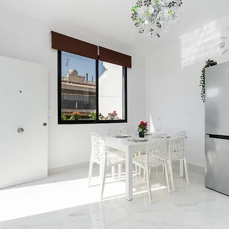 Panda House Τορεβιέχα